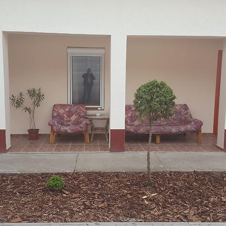 M&M Apartman Tiszafüred Extérieur photo