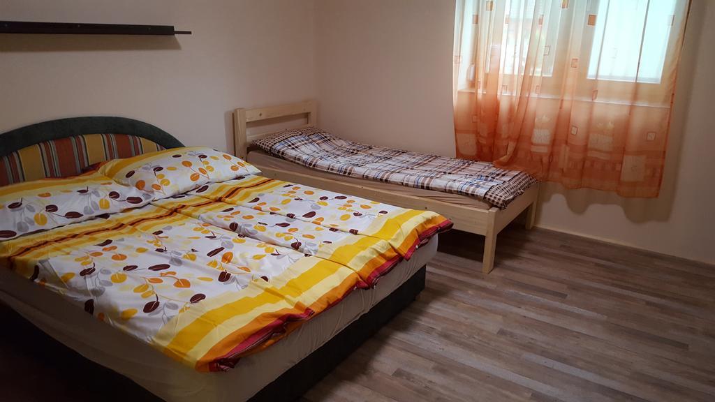 M&M Apartman Tiszafüred Extérieur photo